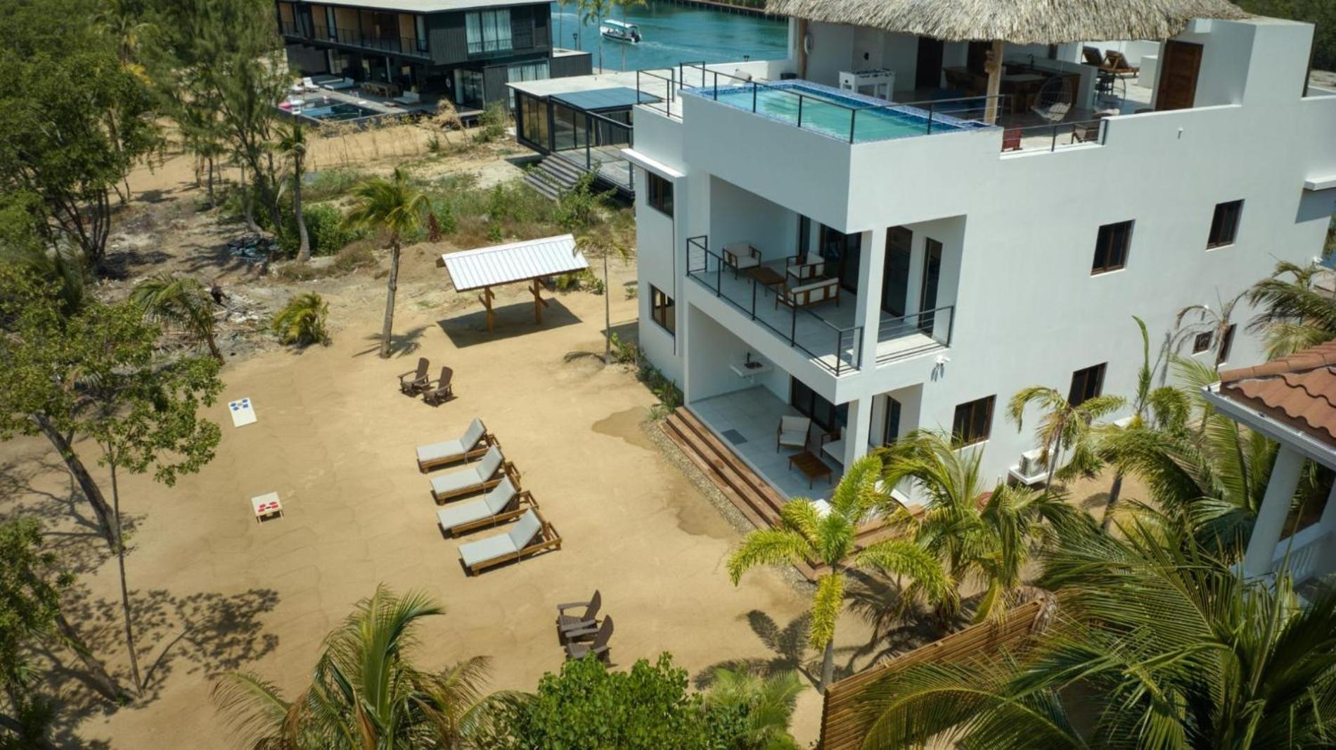 Island Breeze Villa - 5 Bedroom Private Island Villa w Pool