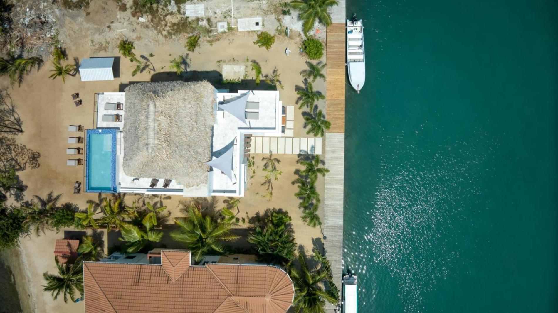 Island Breeze Villa - 5 Bedroom Private Island Villa w Pool