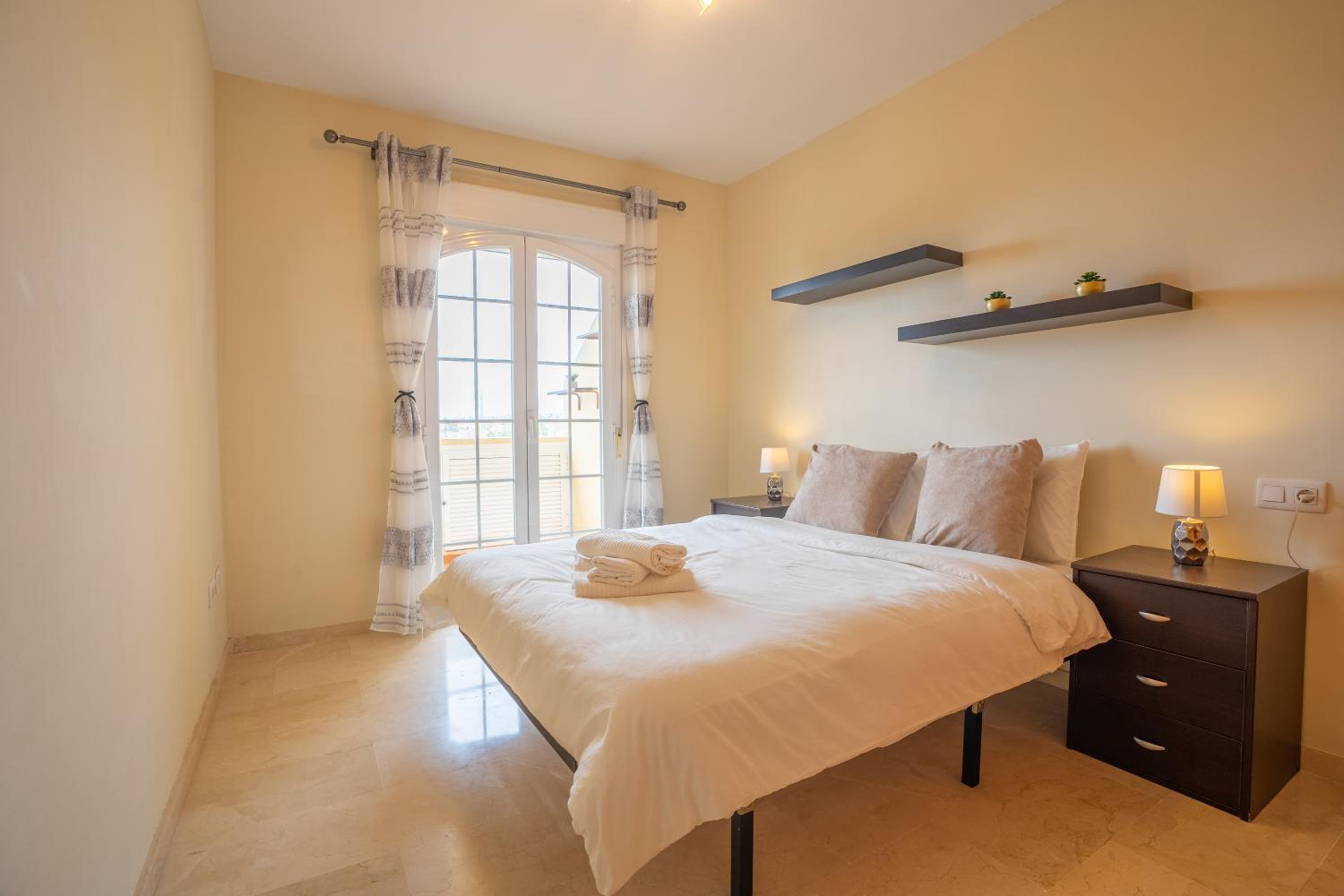 Espacioso apartamento en Mijas con parking privado