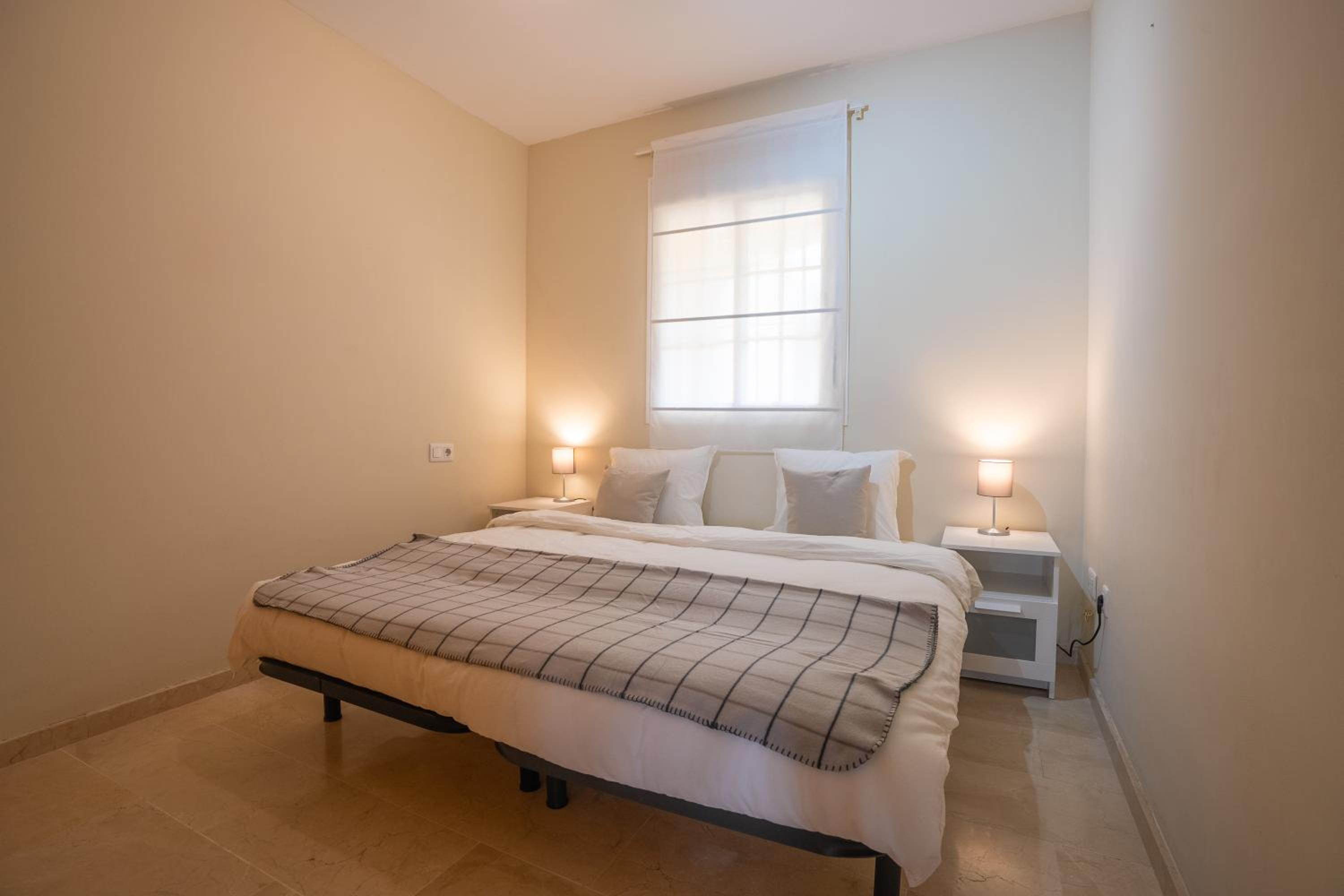 Espacioso apartamento en Mijas con parking privado