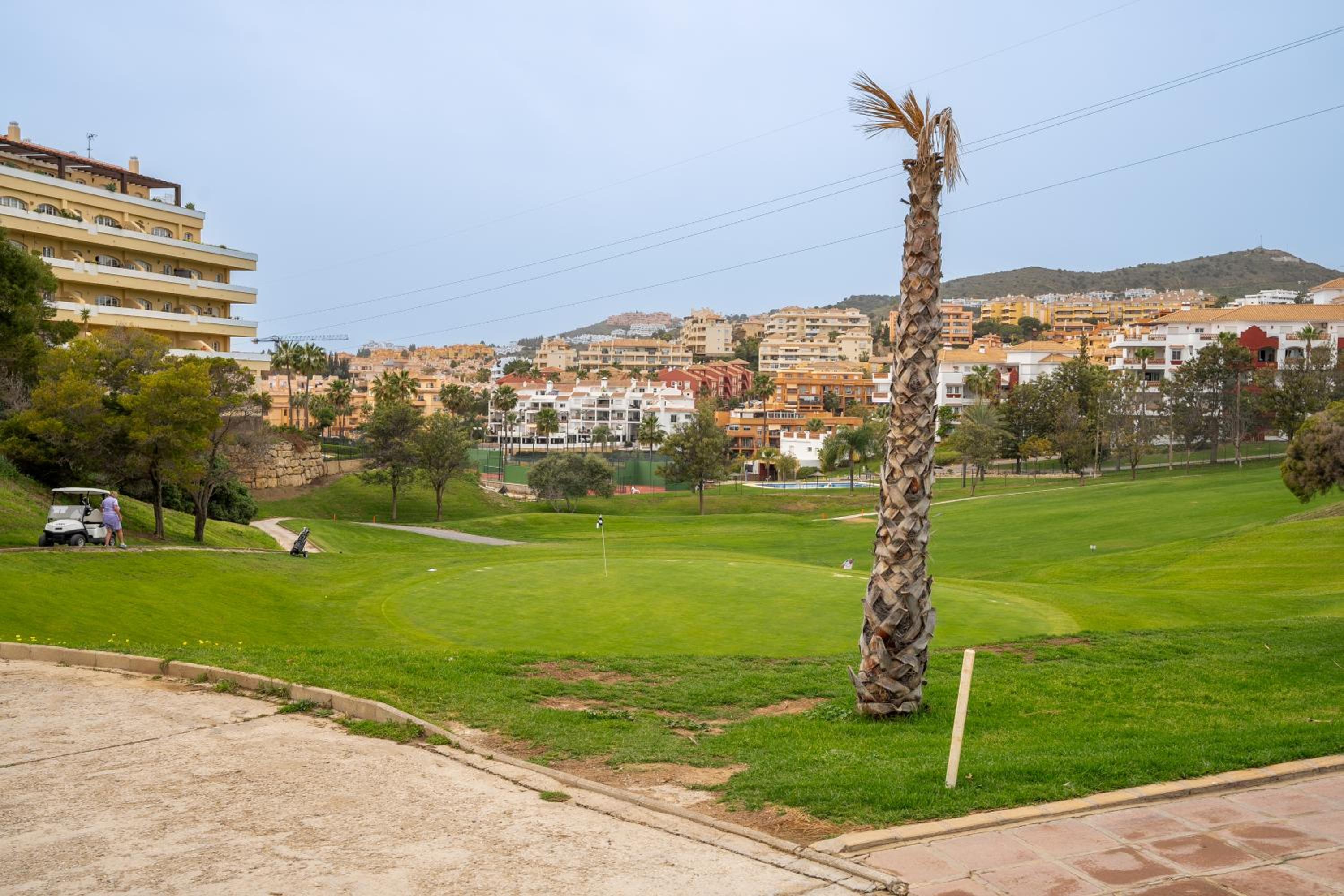 Espacioso apartamento en Mijas con parking privado