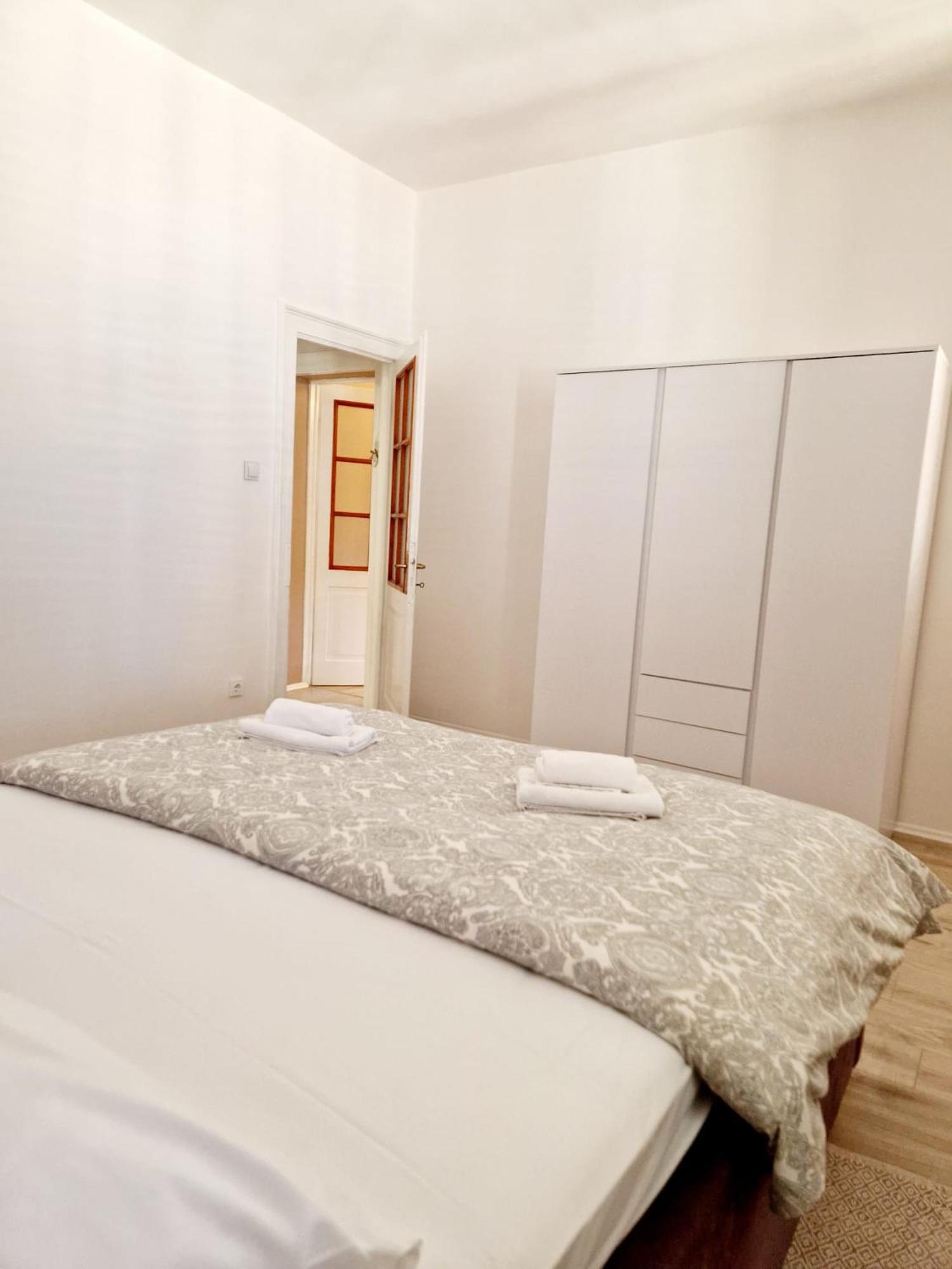 Apartment Pape
