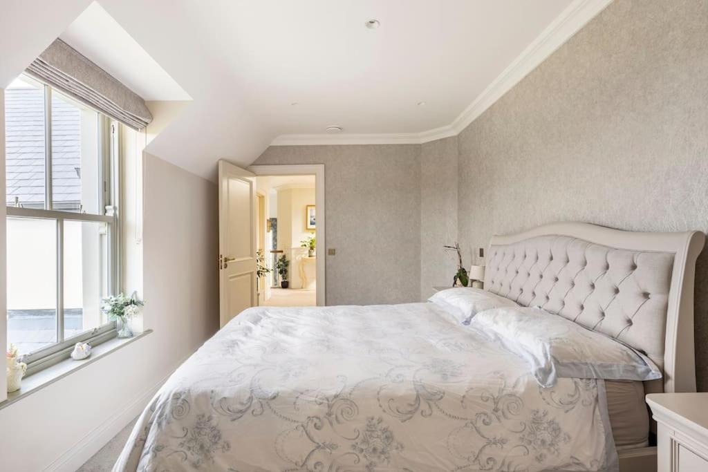 Fivestar Luxurious Home - Westport Quay