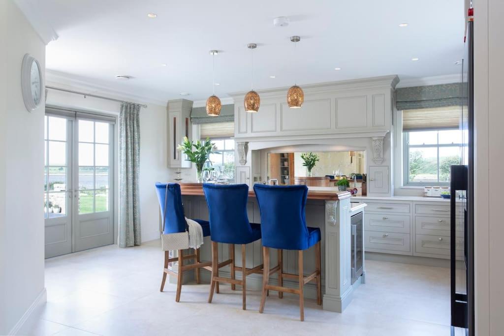 Fivestar Luxurious Home - Westport Quay