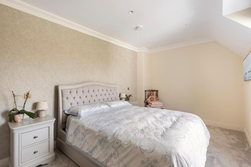 Fivestar Luxurious Home - Westport Quay