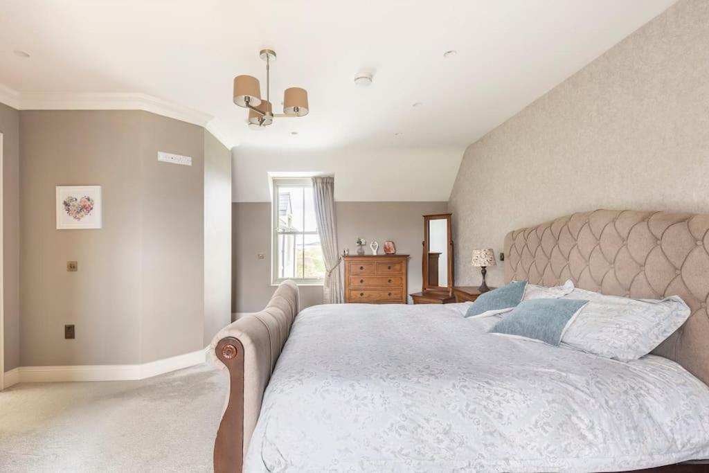 Fivestar Luxurious Home - Westport Quay