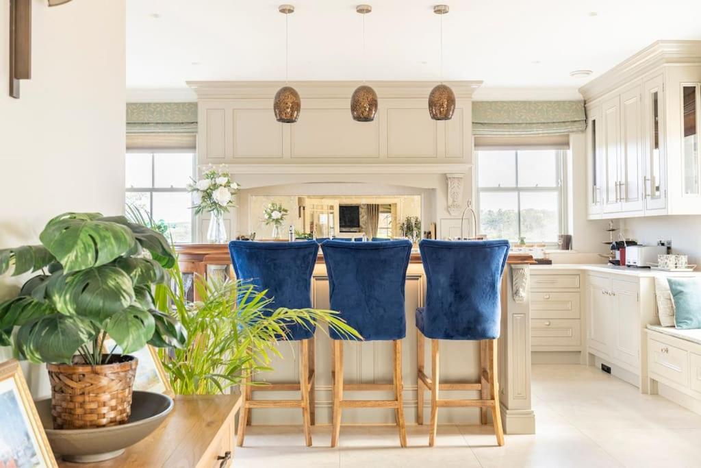 Fivestar Luxurious Home - Westport Quay