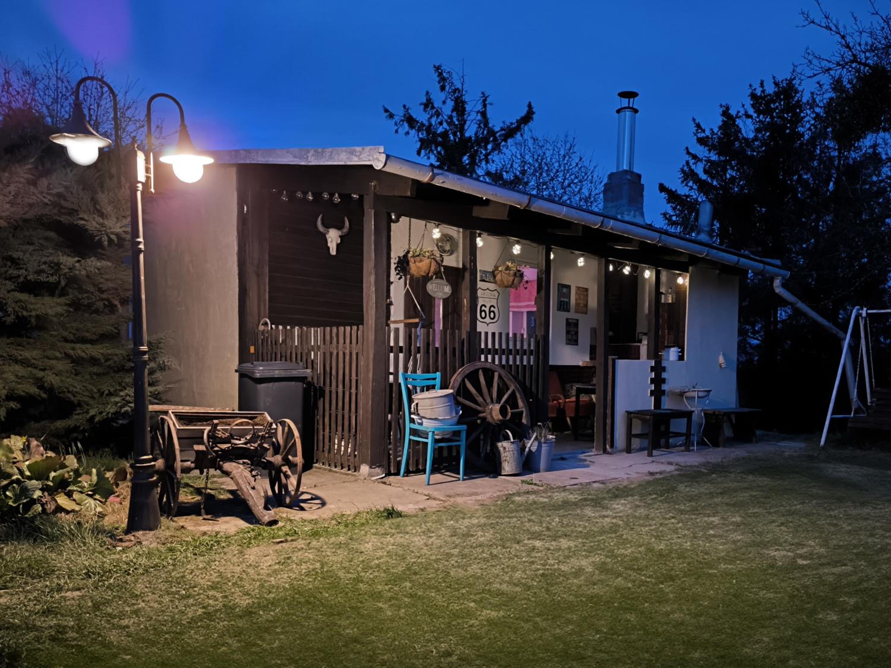 Ranch 66 - Wellness chata Arizona ve stylu Divokého Západu s koupacím sudem a saunou