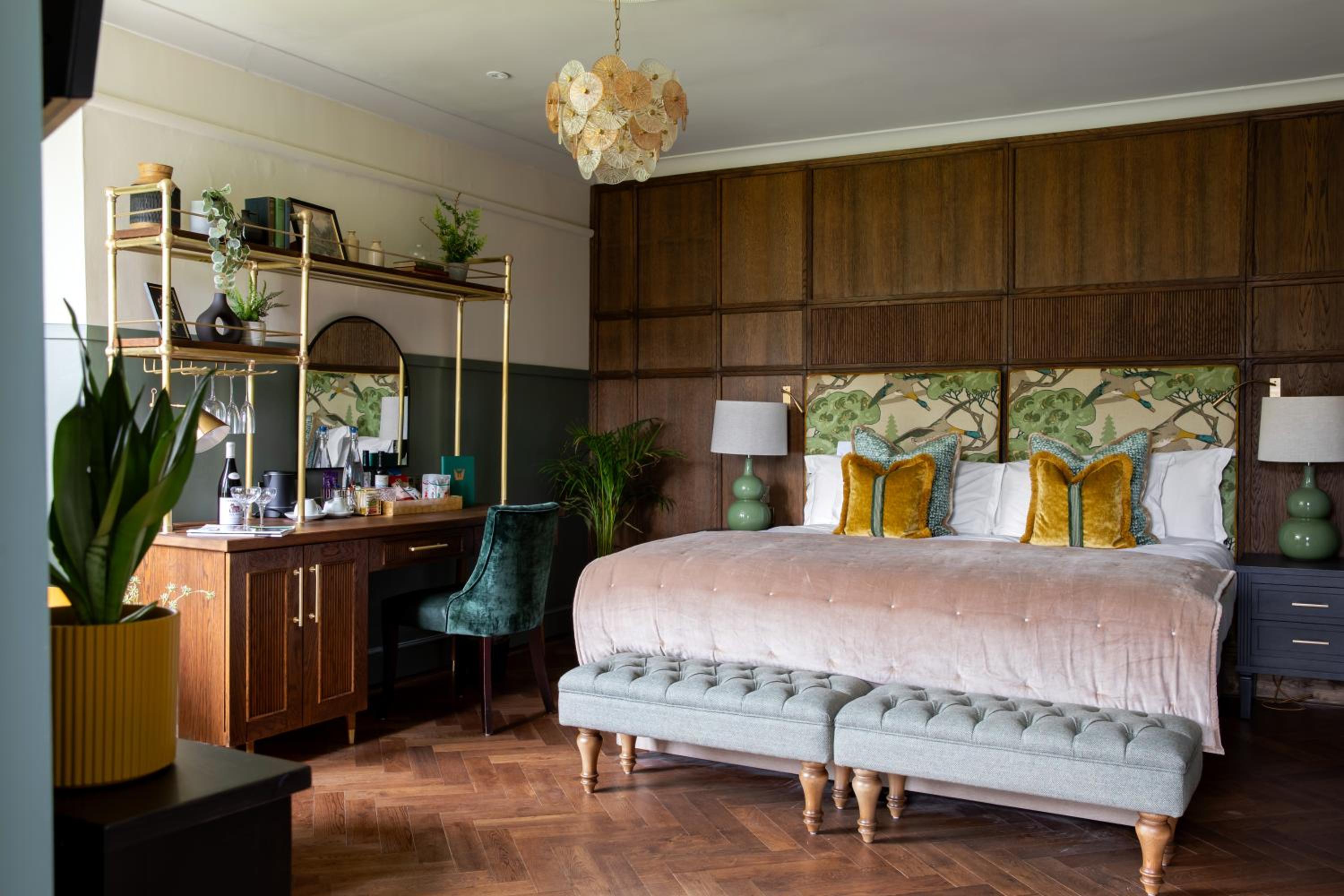 Guildford Vacations - Worplesdon Place Hotel - Property Image 23