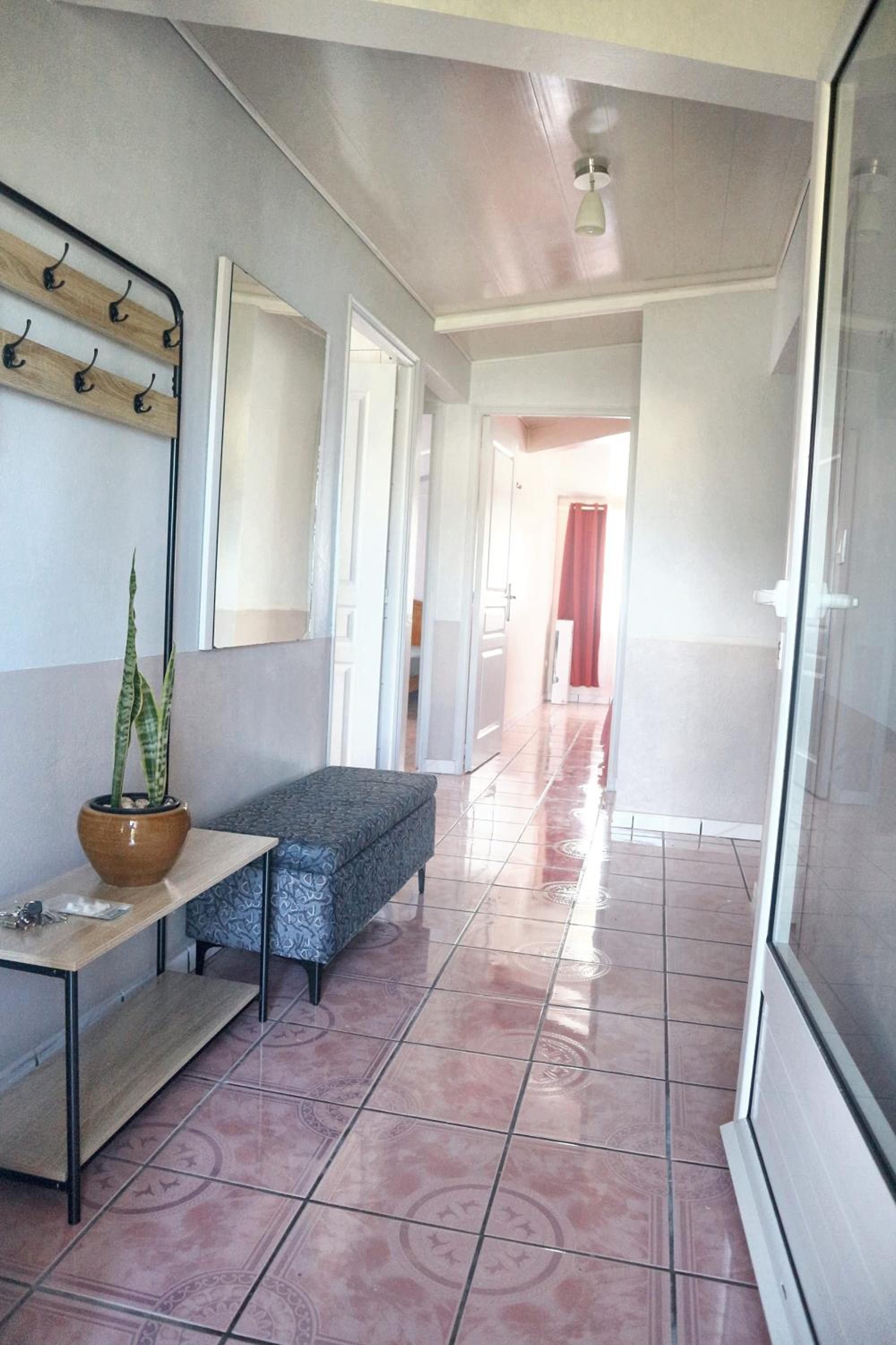 Appartement spacieux Le Tampon 80 m² + jardin cloture view 2
