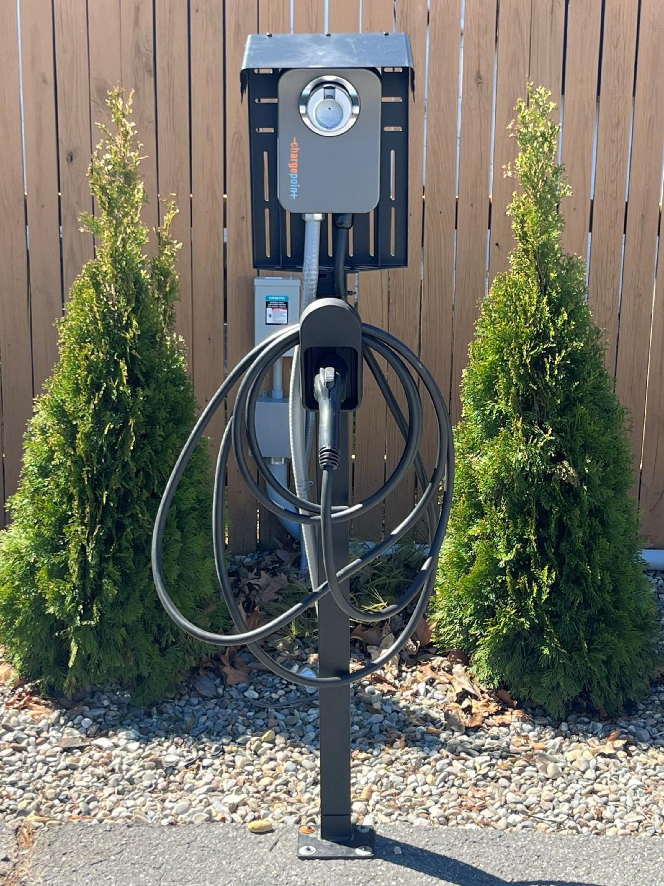 Patty's Place - Private and Convenient EV-Friendly Apartment near Downtown