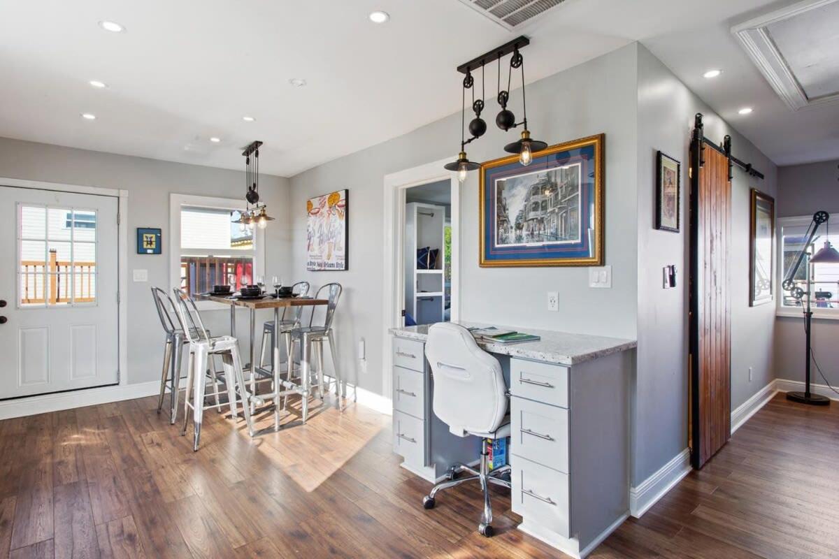 Spectacular Roof Top Deck - Luxury 3 bedroom view 5