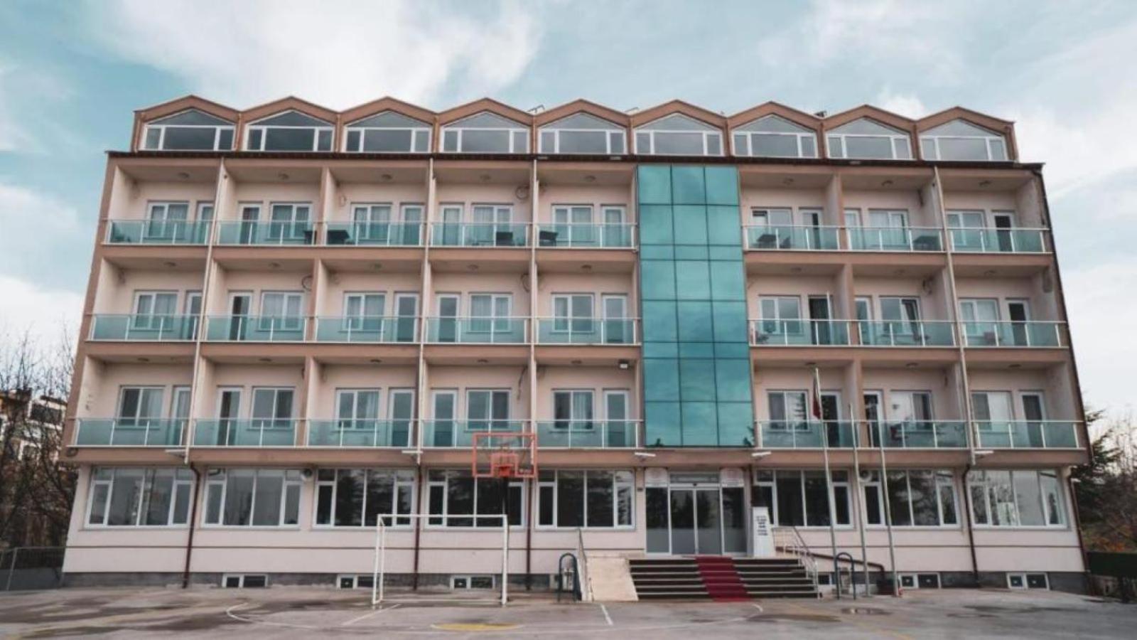 Blue Lake Otel