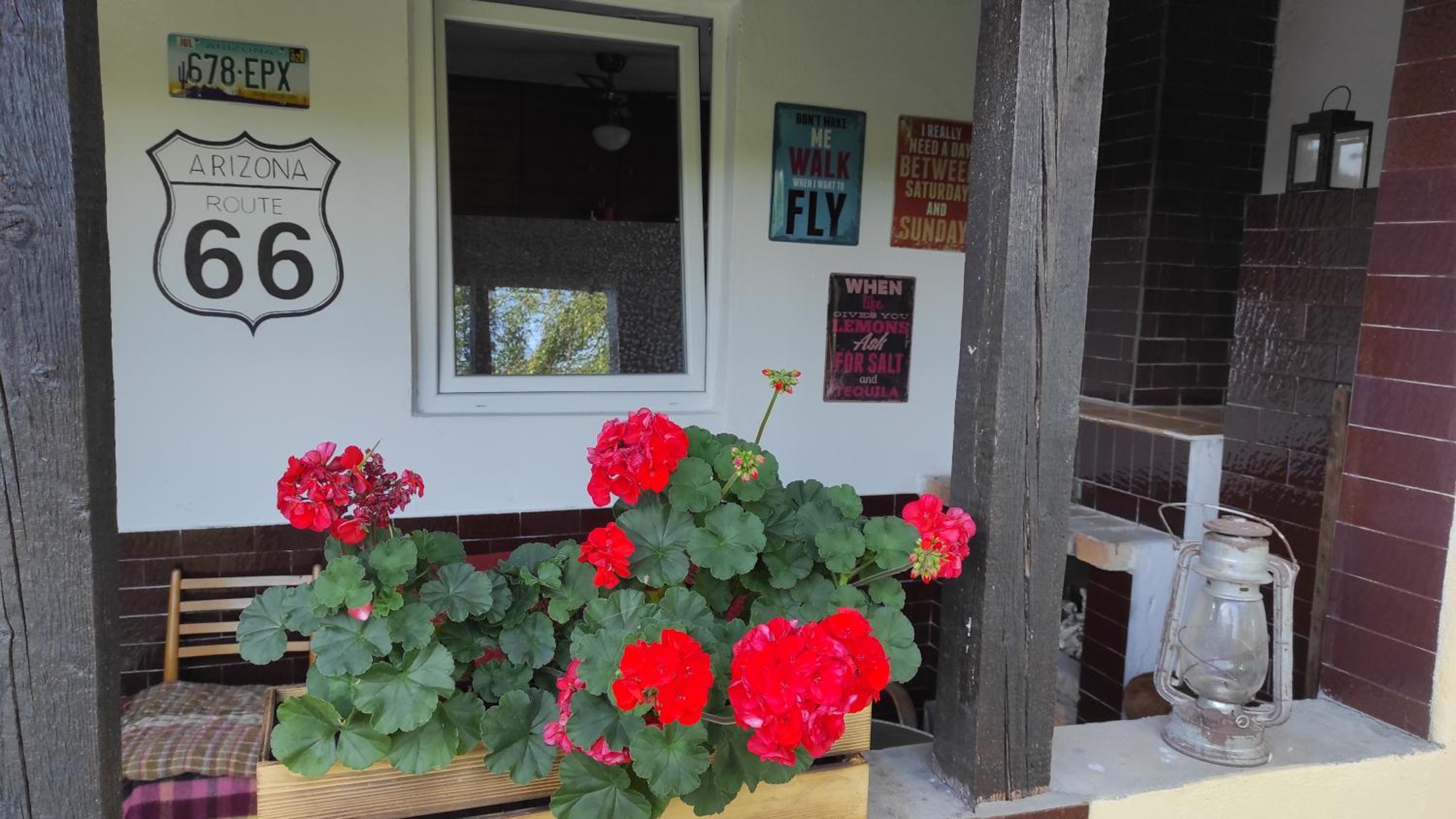 Ranch 66 - Wellness chata Arizona ve stylu Divokého Západu s koupacím sudem a saunou