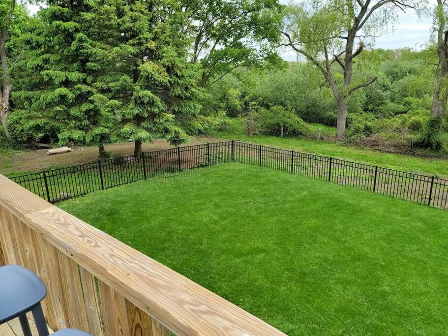 Little Creek Retreat Private hot tub & yard - RIBryan Properties