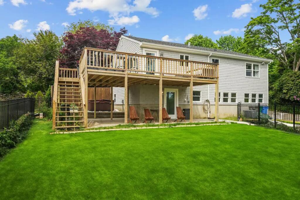 Little Creek Retreat Private hot tub & yard - RIBryan Properties
