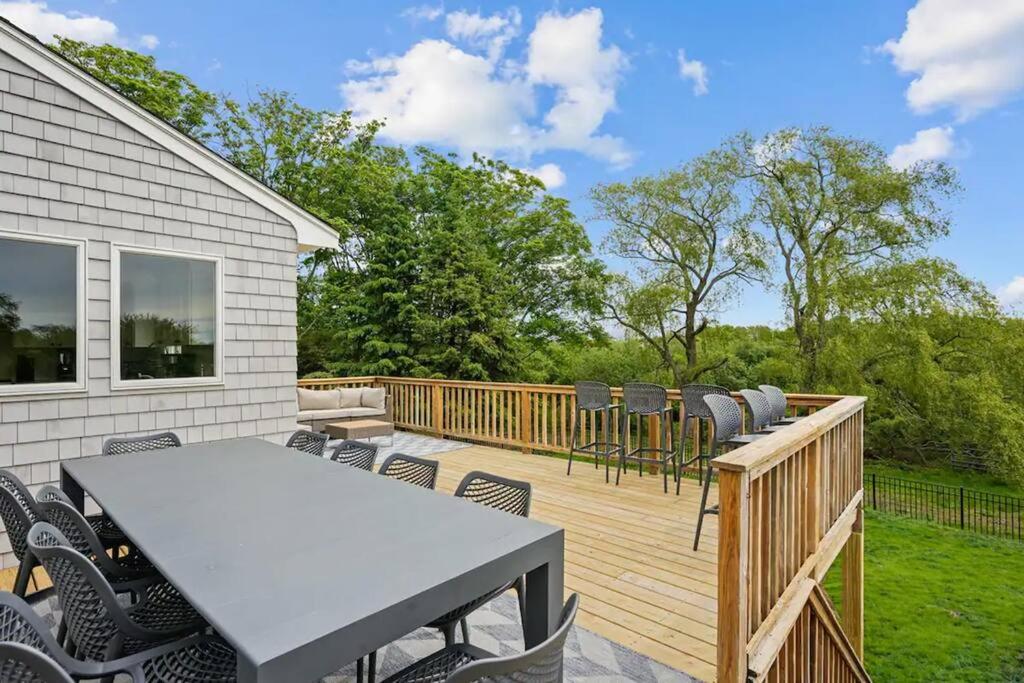 Little Creek Retreat Private hot tub & yard - RIBryan Properties