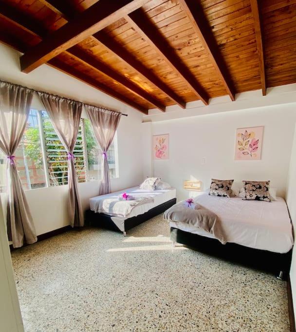 Casa grande, excelente ubicación