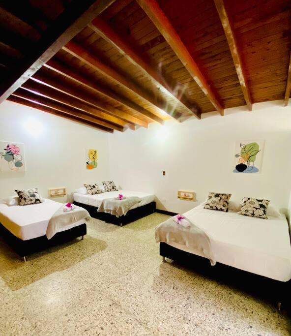 Casa grande, excelente ubicación
