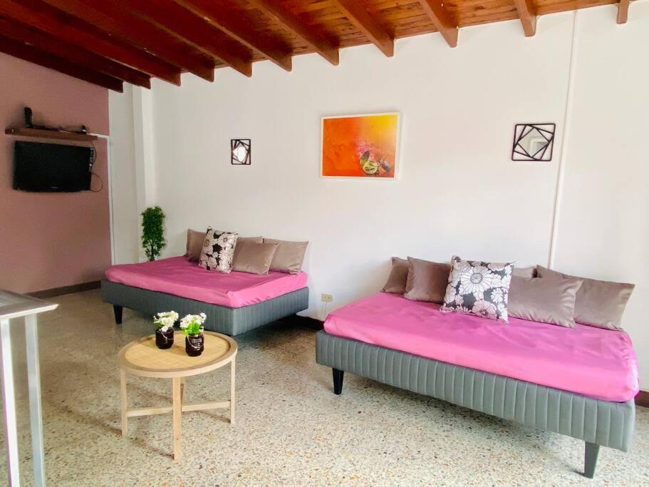 Casa grande, excelente ubicación