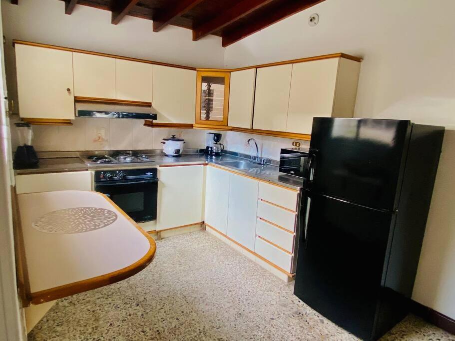 Casa grande, excelente ubicación