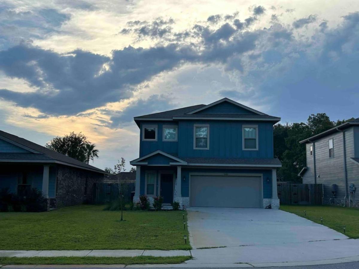 Florida House Rental - 2 Miles to Navarre Beach view 3