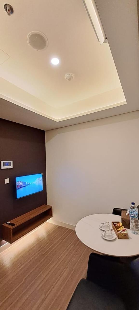 Gold Coast Pik asian room studio