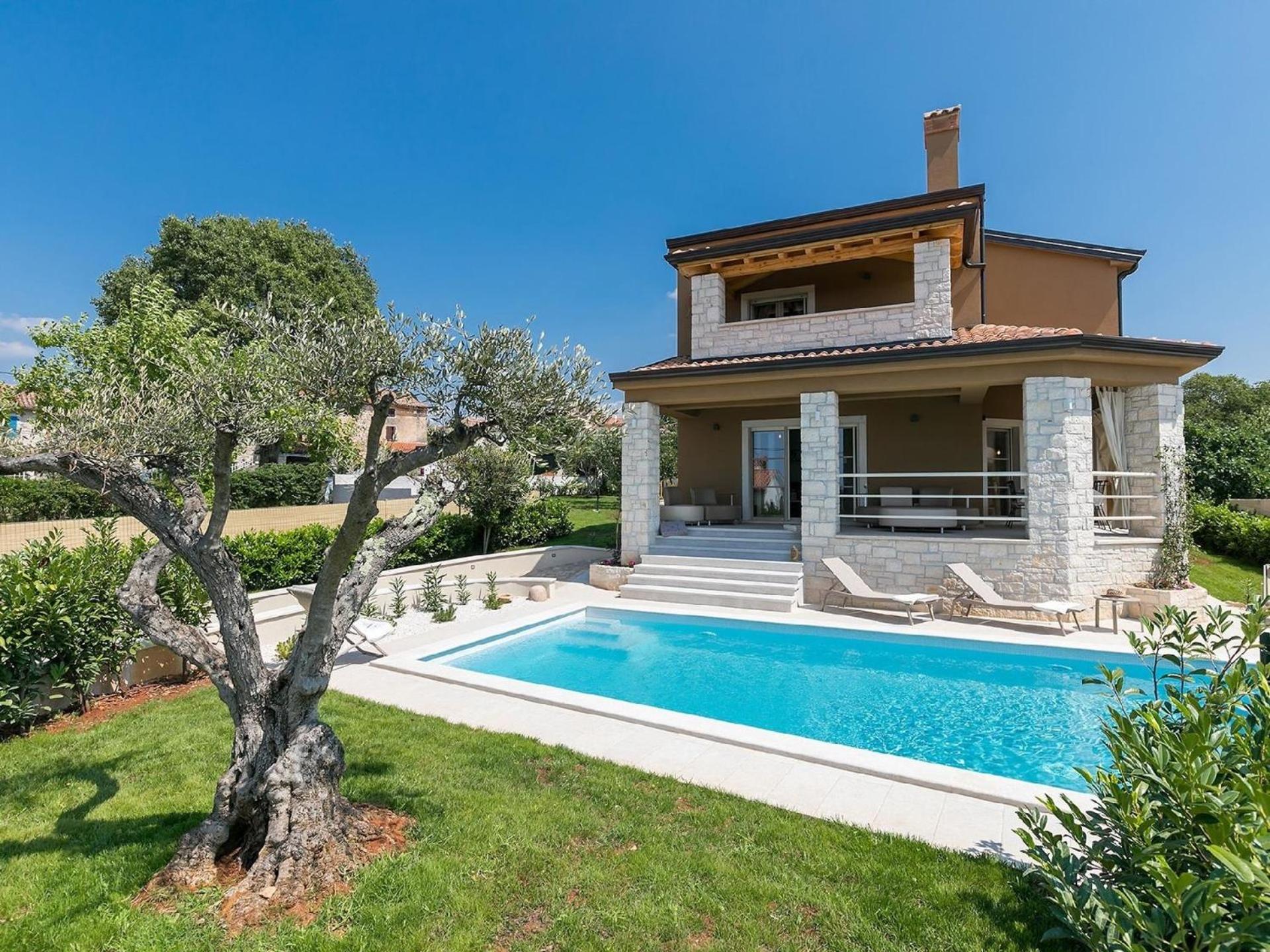 Villa Mikela mit Pool und schönem Außblick view 4