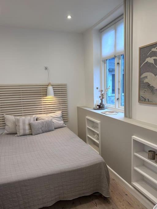 City center apartment w/ large private balcony