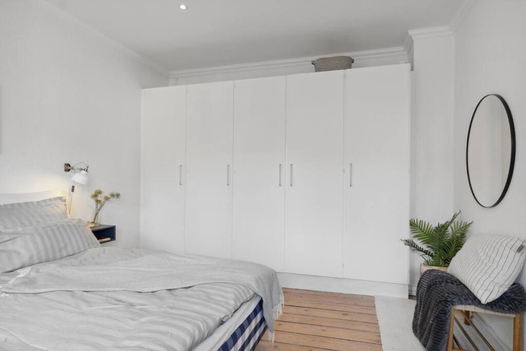City center apartment w/ large private balcony