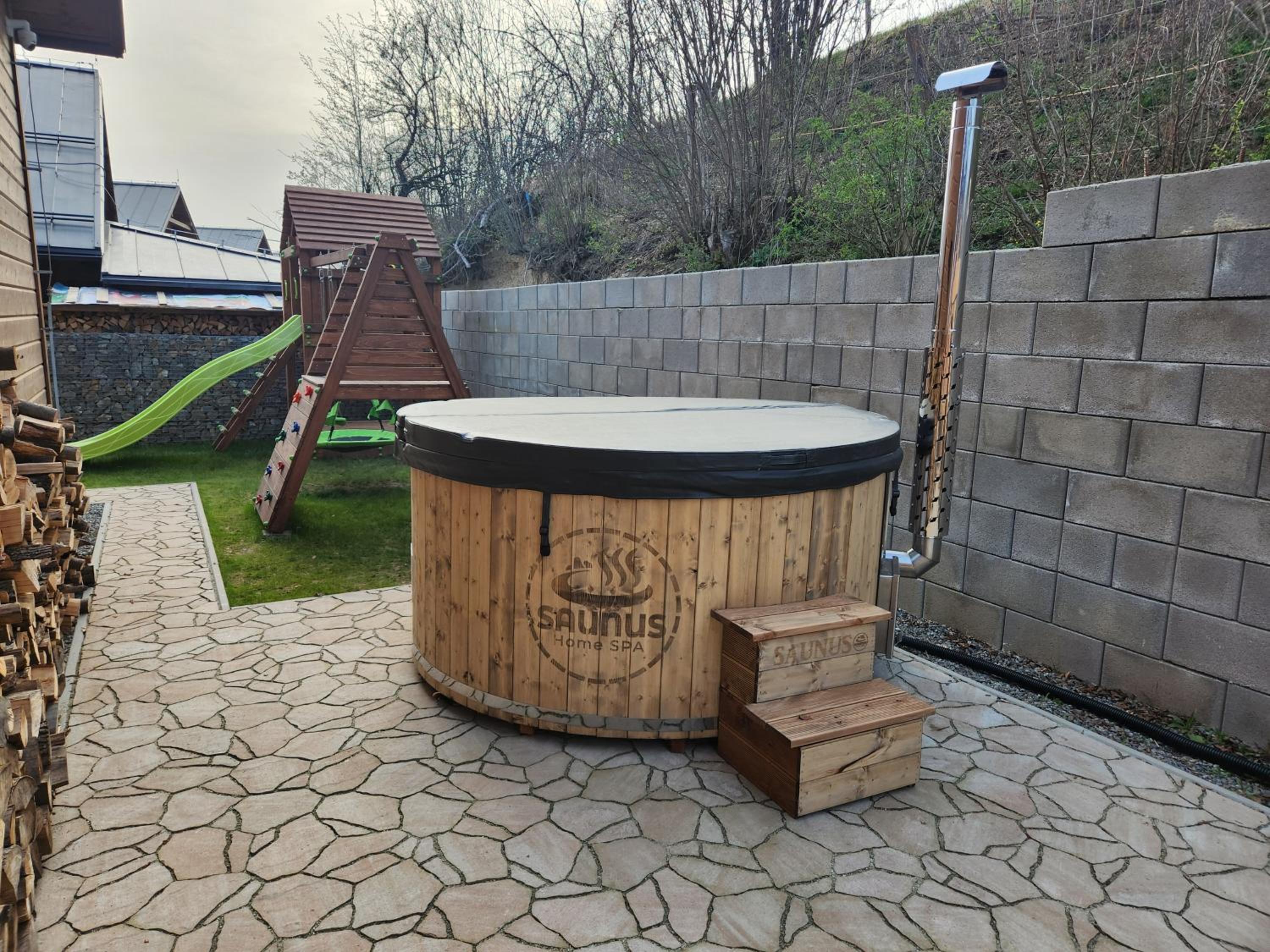 Chalet Fiona with jacuzzi