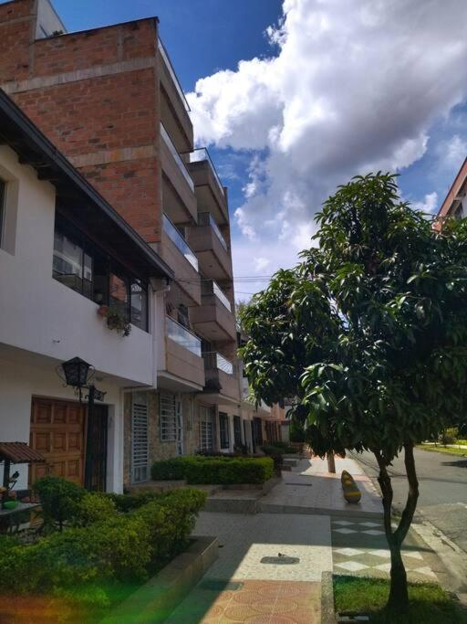 HERMOSO APARTA LOFT EN LAURELES MALIBU.
