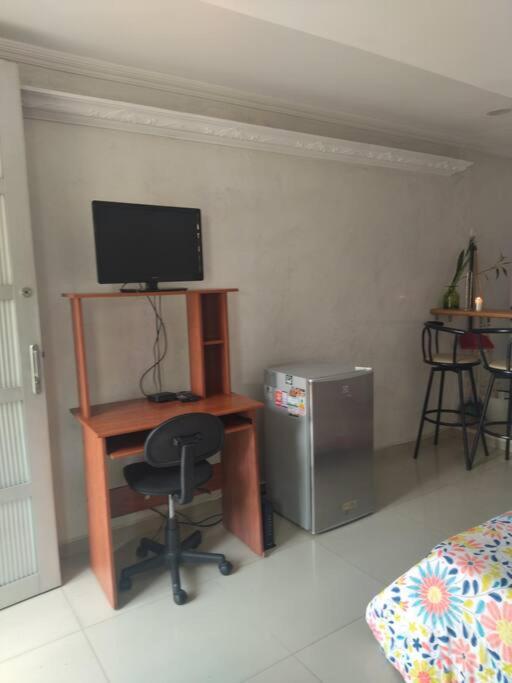 HERMOSO APARTA LOFT EN LAURELES MALIBU.