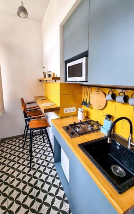 Sebastian`s stylish apartment in old town view 4