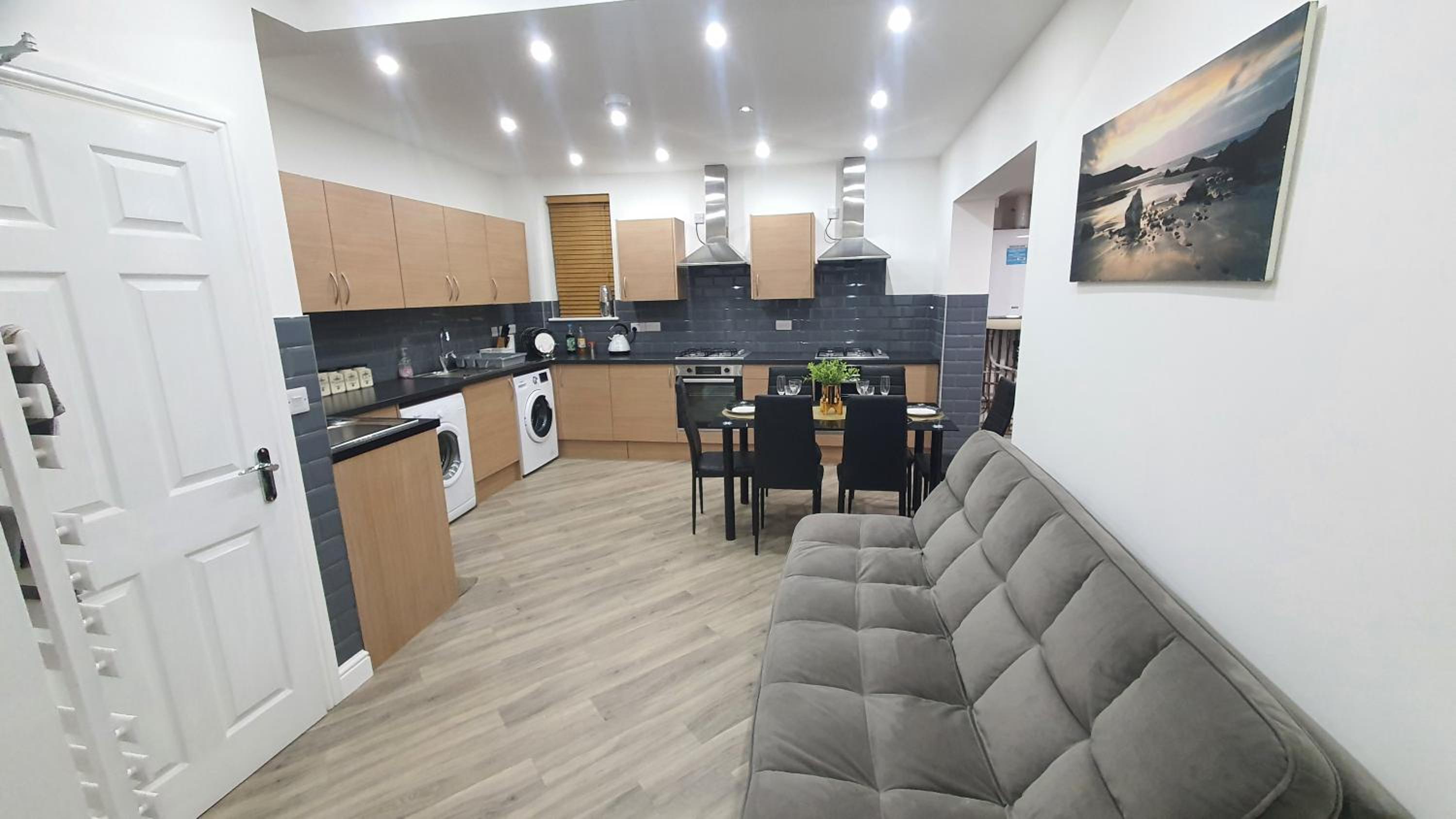 Highfield House, Private Bathroom, Easy Parking, Fast WiFi, Serving Contractors, Santa Pod!