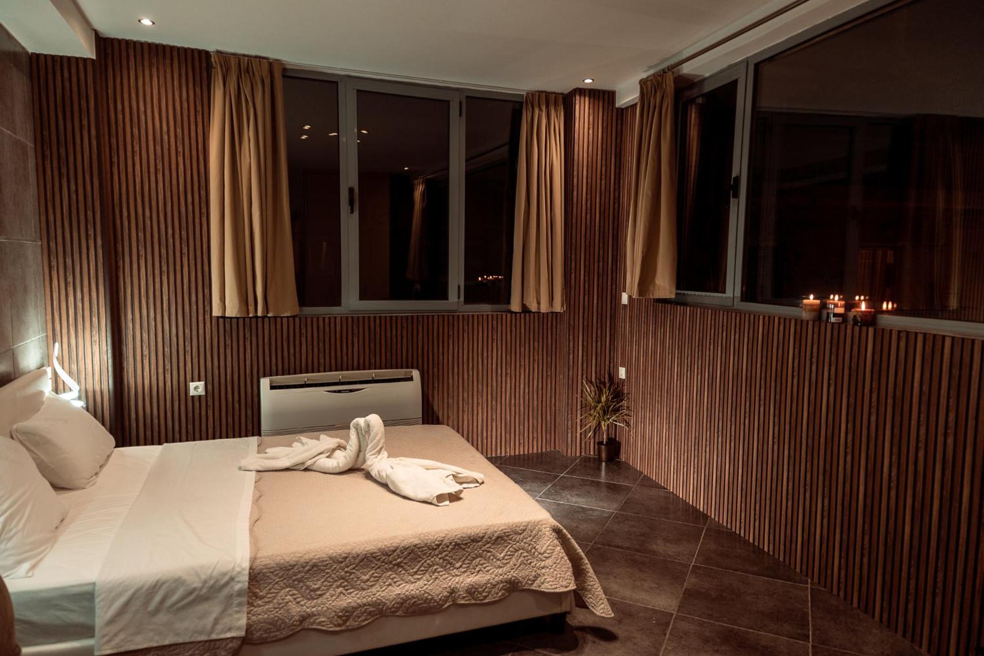 Parthenon Portrait Apartments