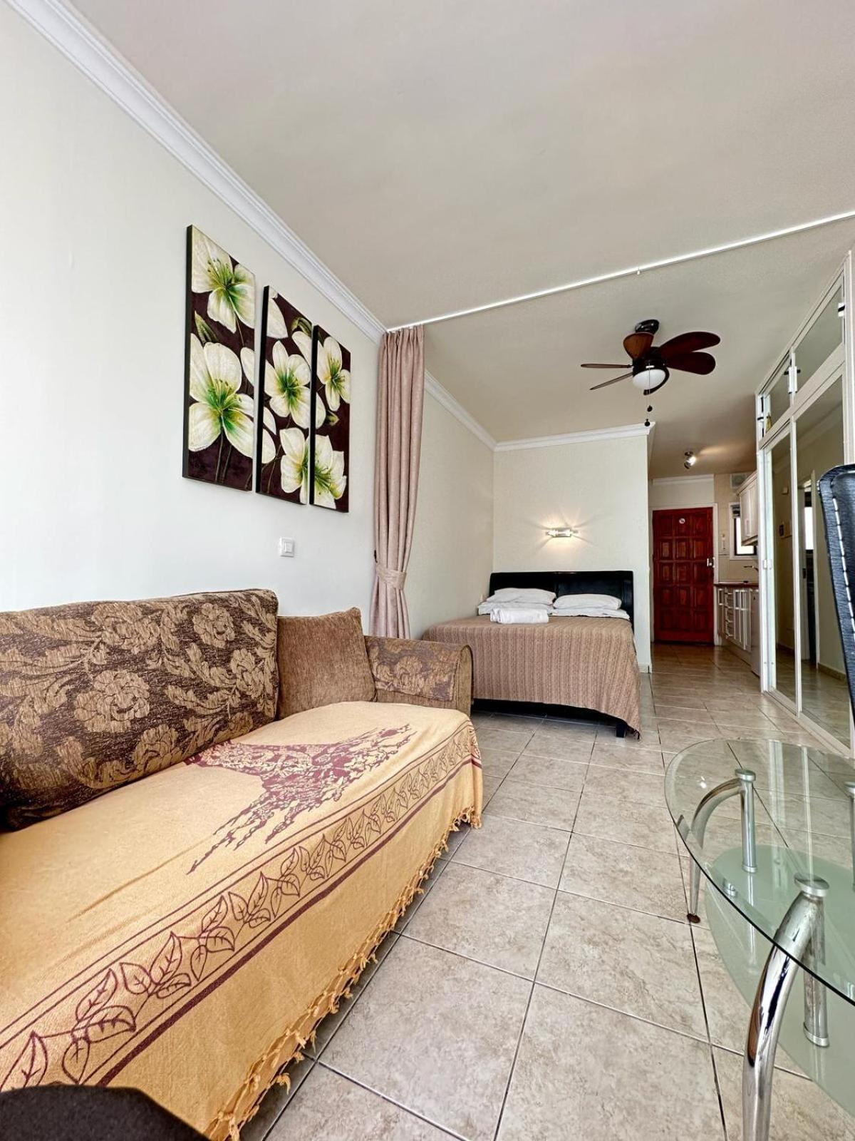 Firstline apartment Los Cristianos