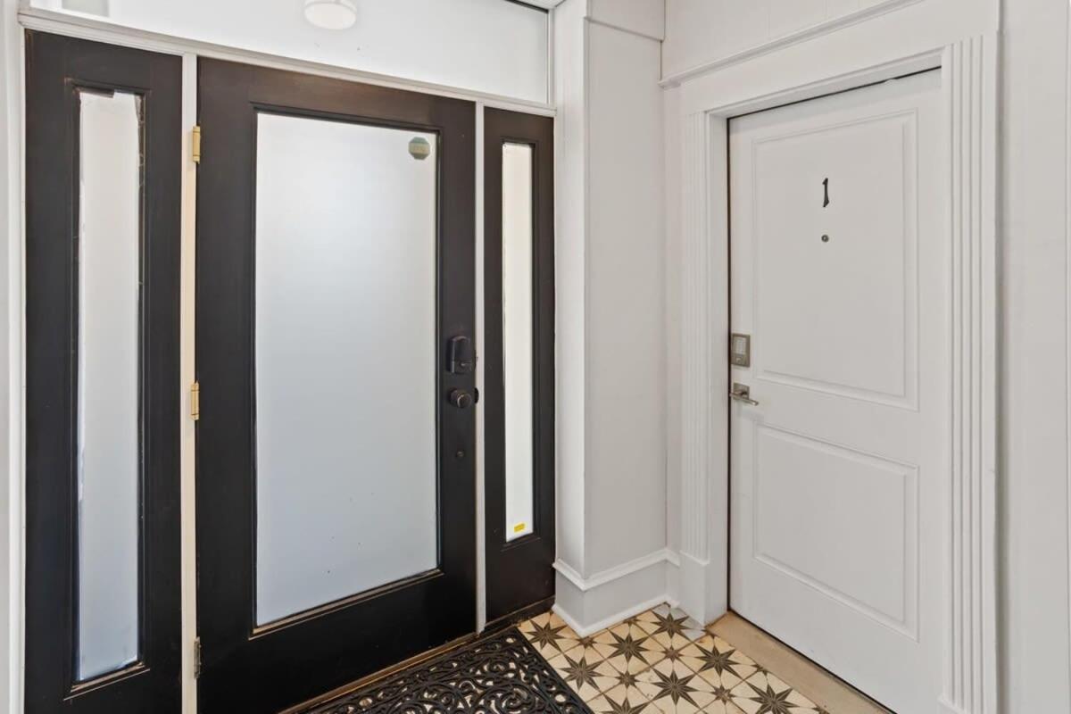 Steps from the Beach Spacious Modern 4BR 2BA Apt photo 3
