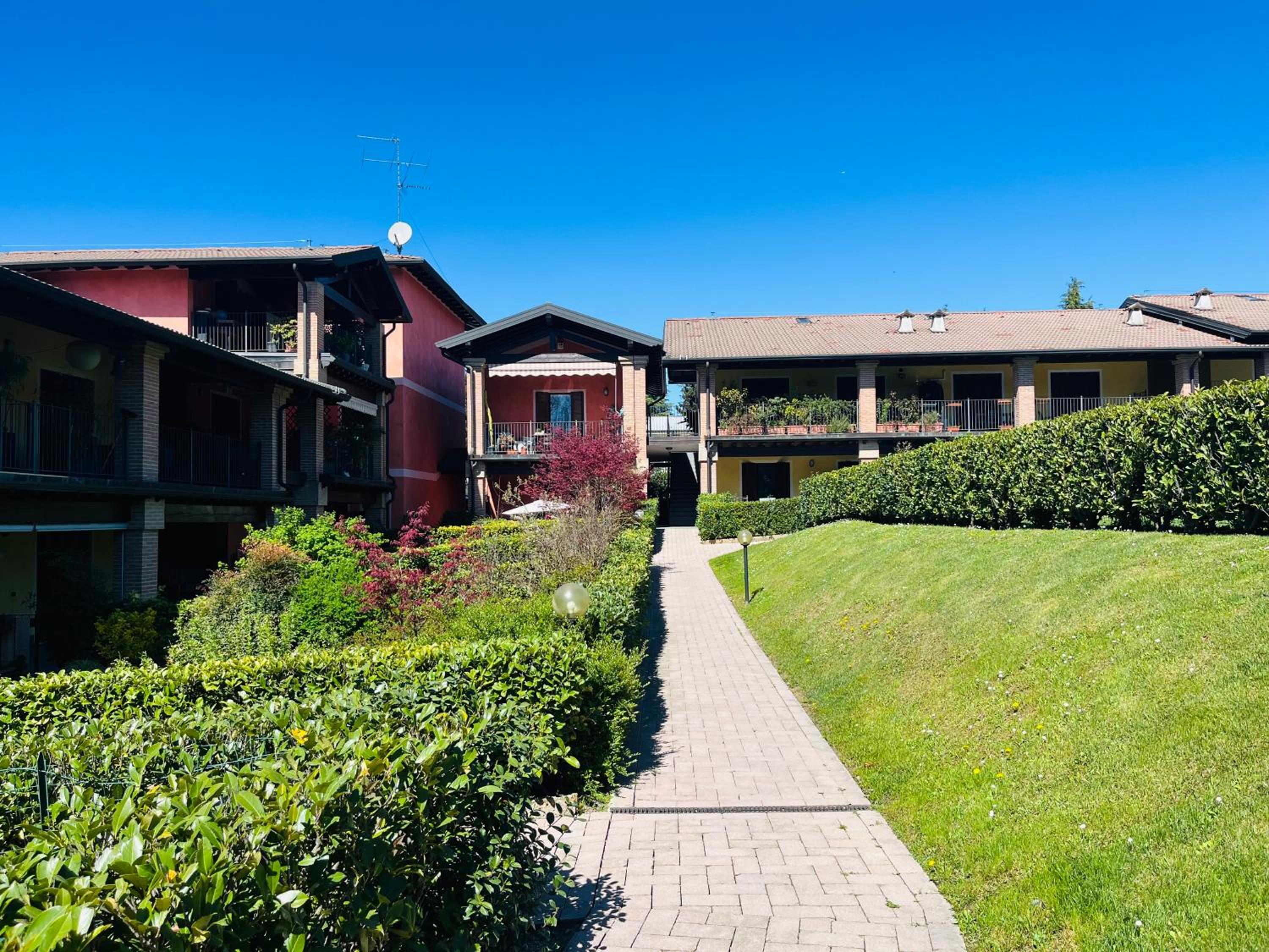 Hotel AL CASCINALE PESCHIERA DEL GARDA - Image 1