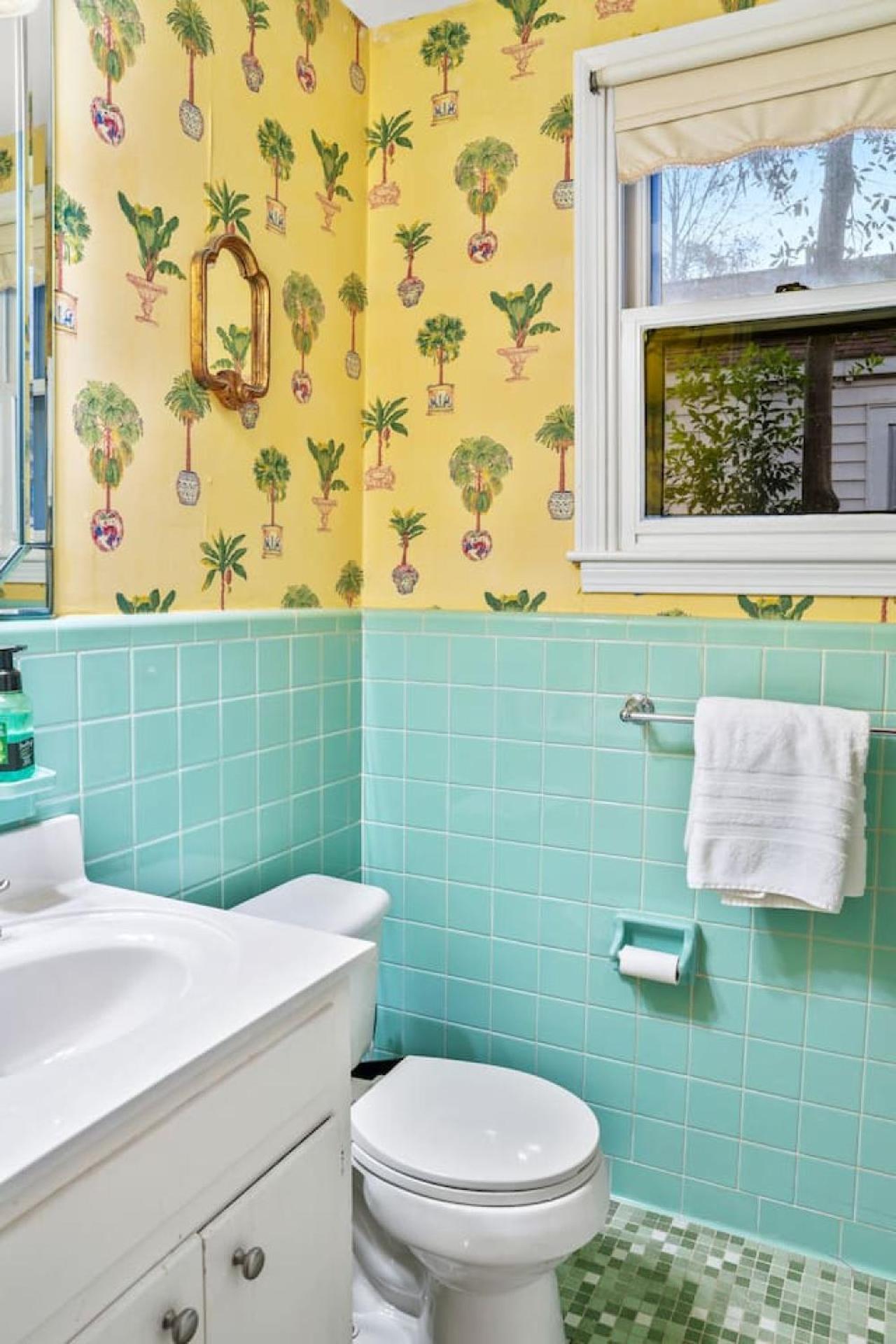 Sims Suite -1BR 1BA- Downtown view 3