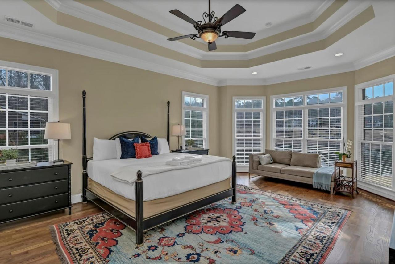Luxury Escape by the Lake view 4