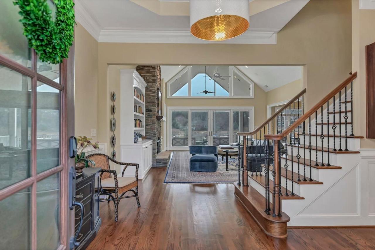 Luxury Escape by the Lake view 5