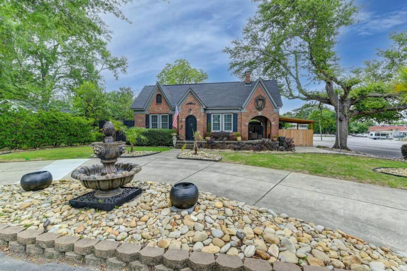 3BR Brick Cottage-Mins to USC view 2