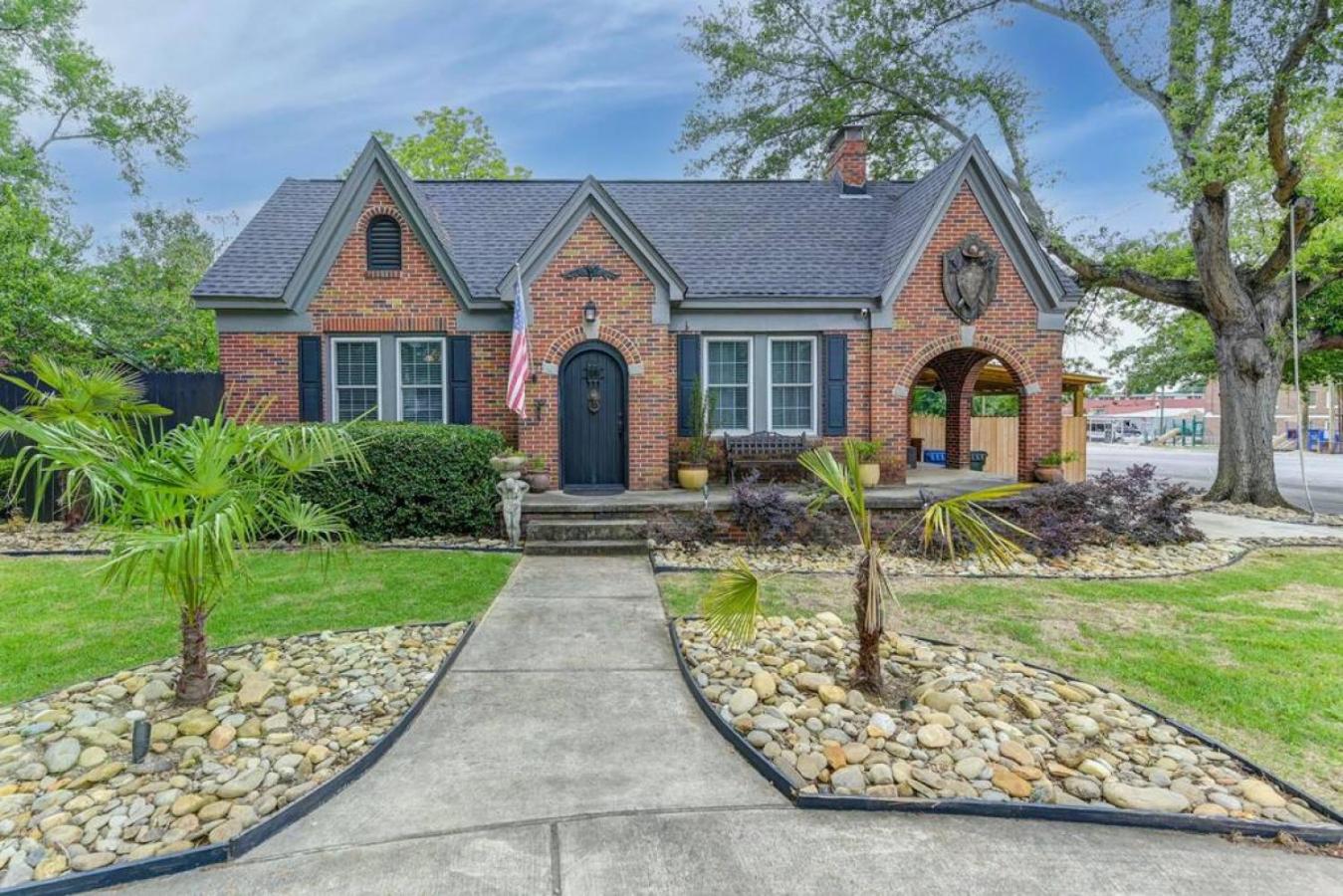 3BR Brick Cottage-Mins to USC view 3