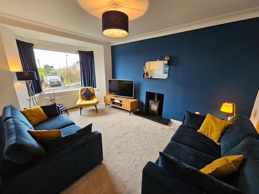 Kaimes Kip: Stylish Edinburgh Five Bedroom Home view 2