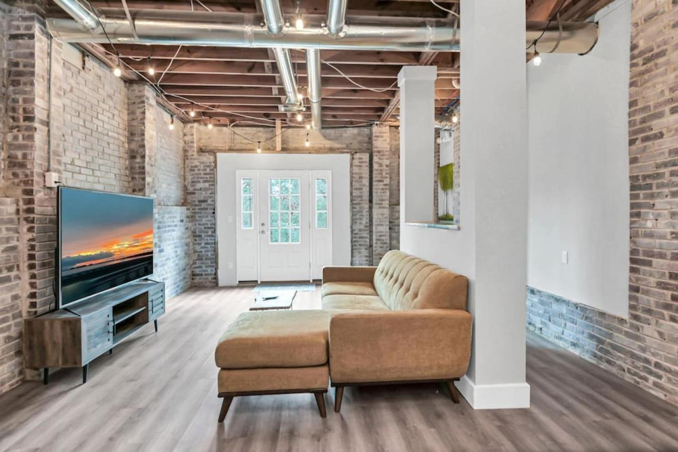 Pristine 3BR-Centrally located view 5