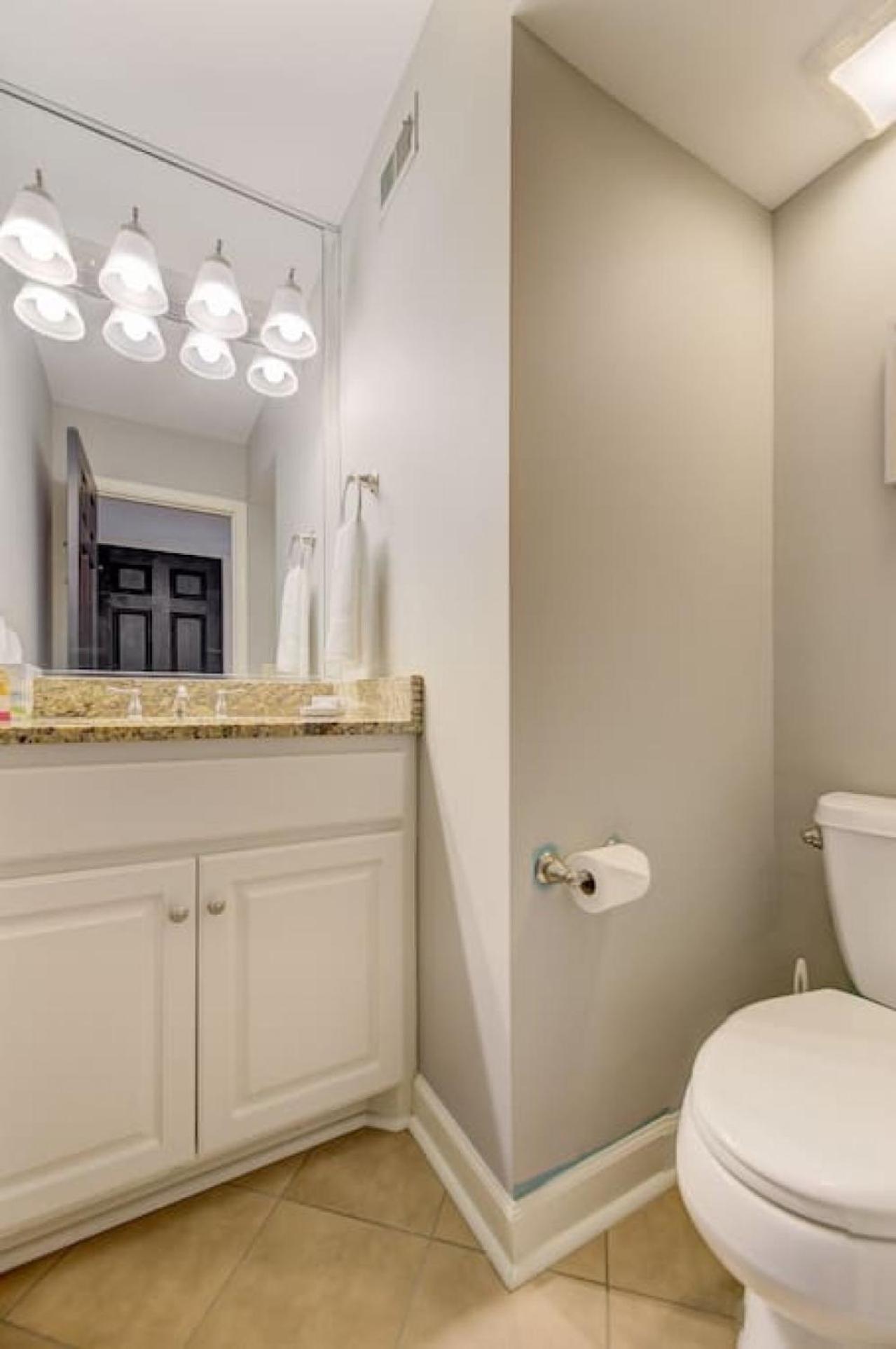 Trendy Columbia Townhome view 4