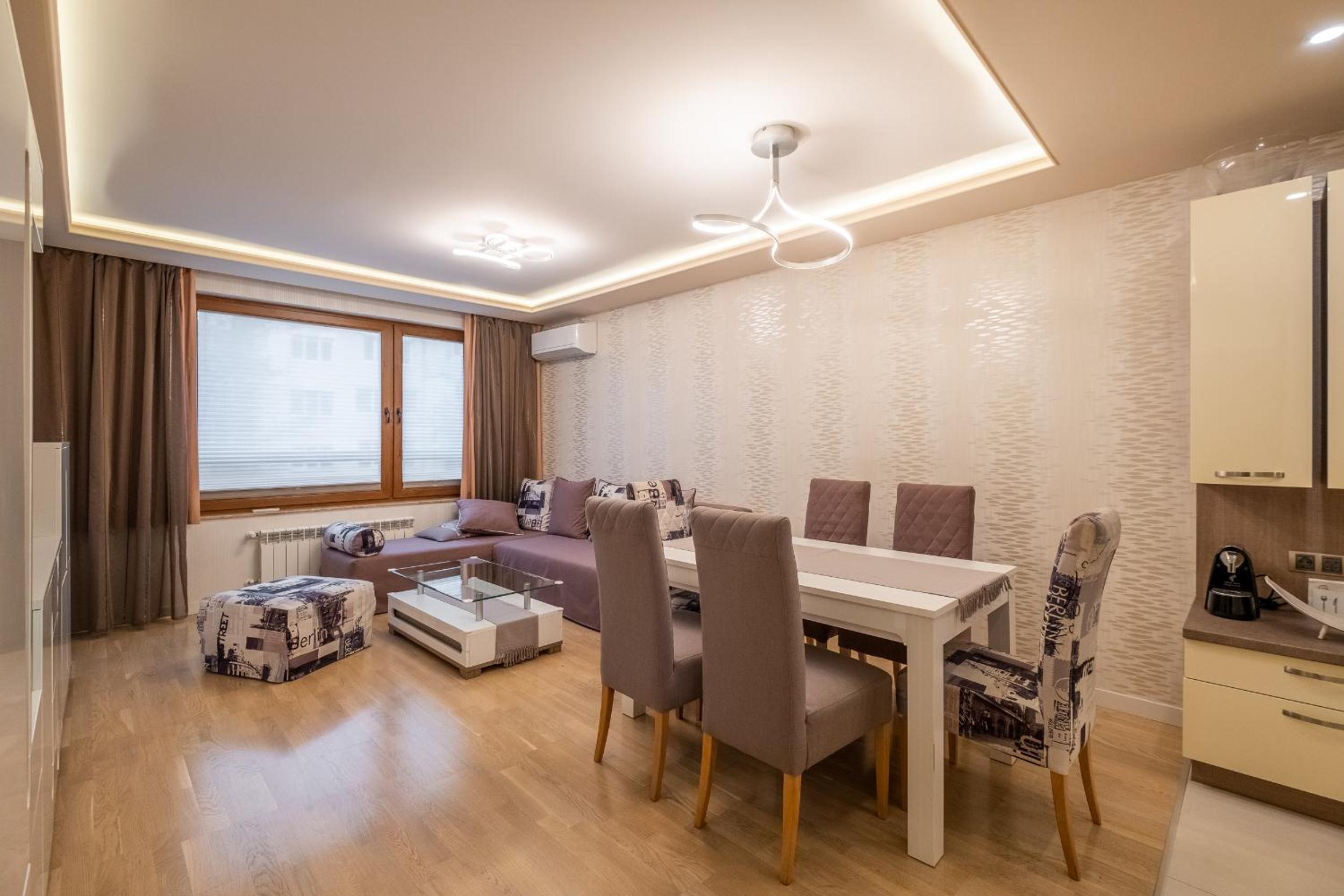 Jewelry - 1 bedroom apartment