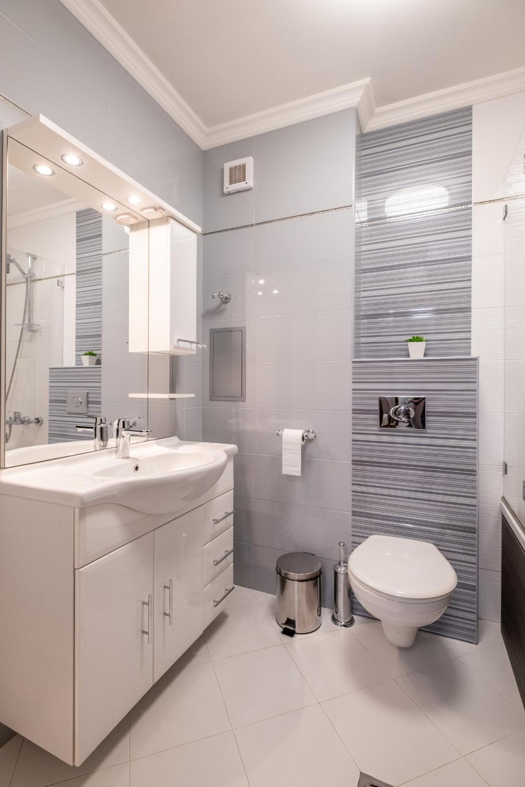 Jewelry - 1 bedroom apartment