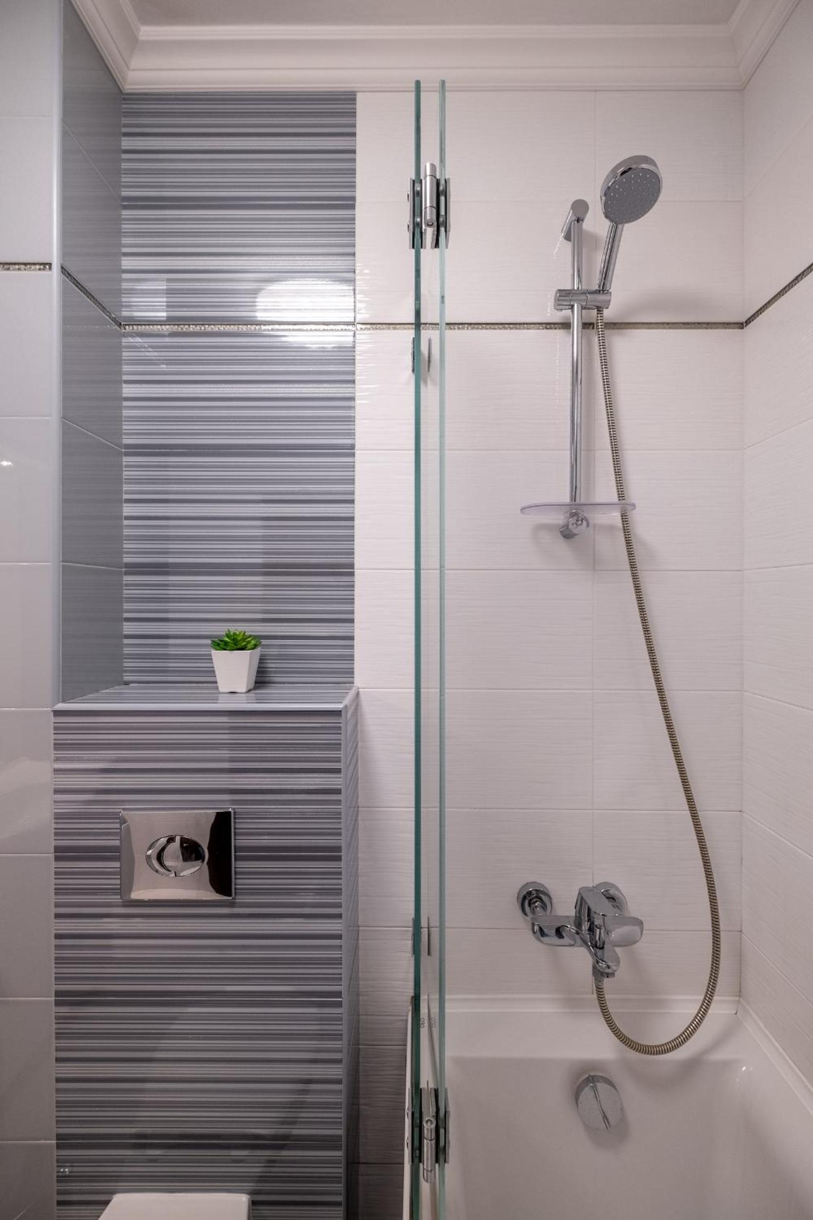 Jewelry - 1 bedroom apartment